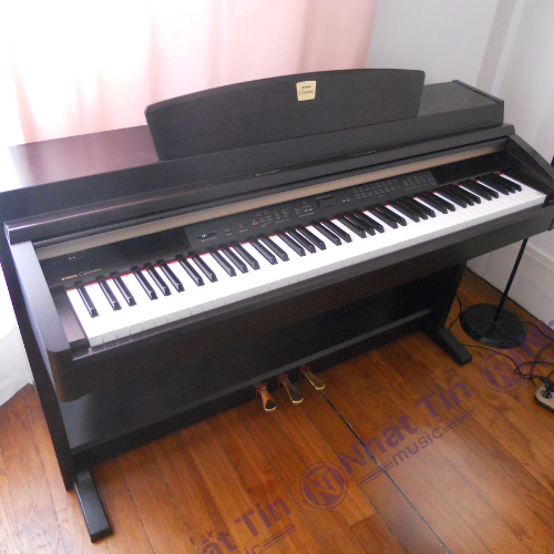 Đàn piano điện Yamaha CLP240