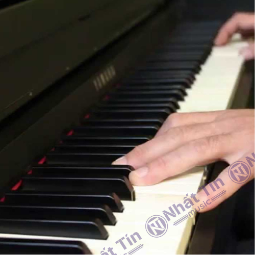 Đàn piano điện Yamaha CLP585