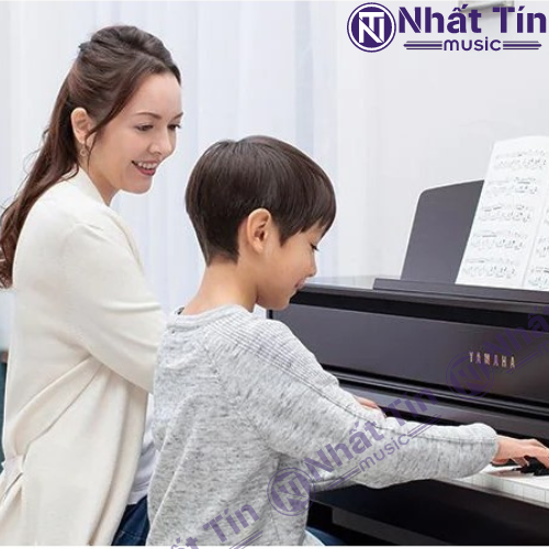 Piano Điện Yamaha CLP 74 là một sự lựa chọn xuất sắc cho những người muốn trải nghiệm chơi piano chất lượng cao