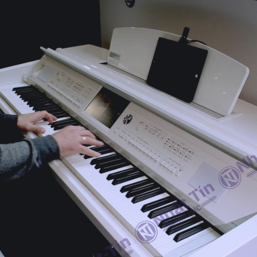 Đàn piano điện Yamaha CVP709