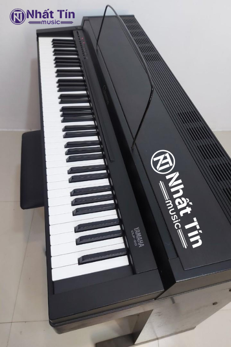 Đàn piano điện Yamaha CLP-20