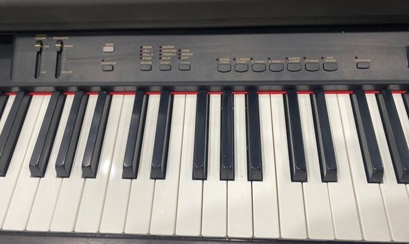 Piano điện Yamaha CLP840