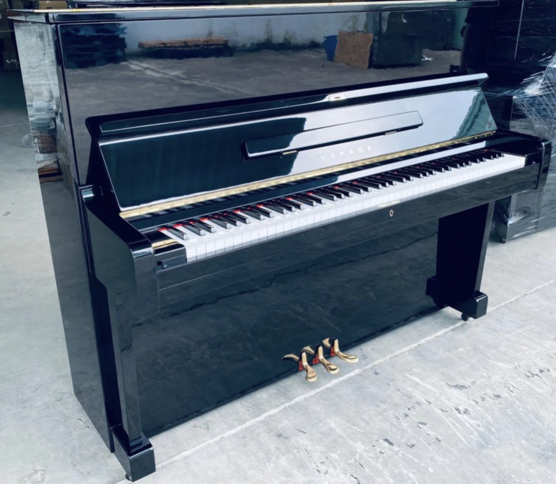 dan-piano-co-yamaha-u1e