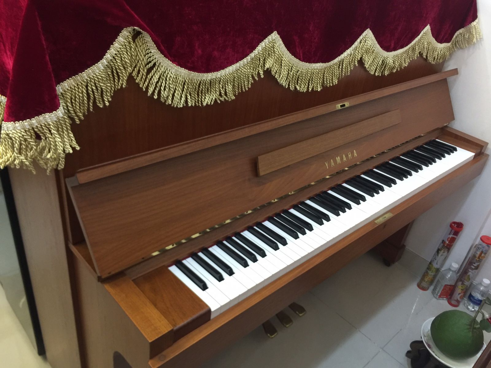 Đàn Piano Yamaha W105