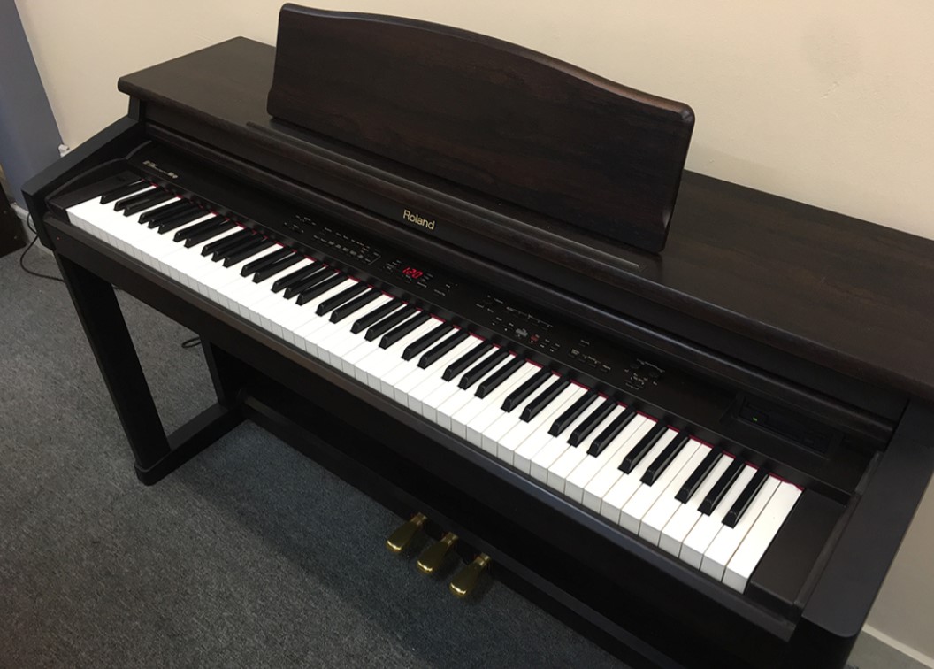Đàn Piano Điện Roland HP550G