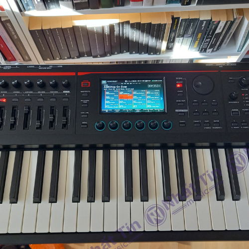 Đàn Roland Fantom08