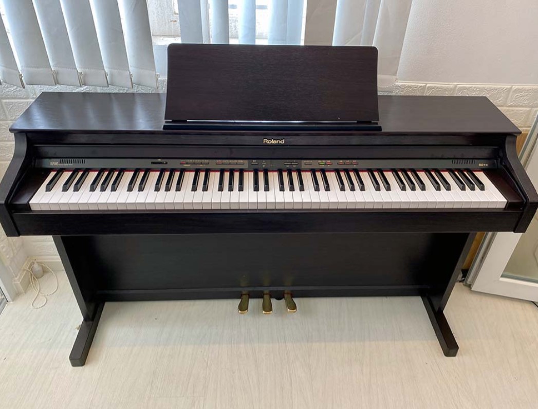 Đàn Piano Điện Roland HP-302