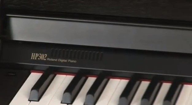 Đàn Piano Điện Roland HP-302