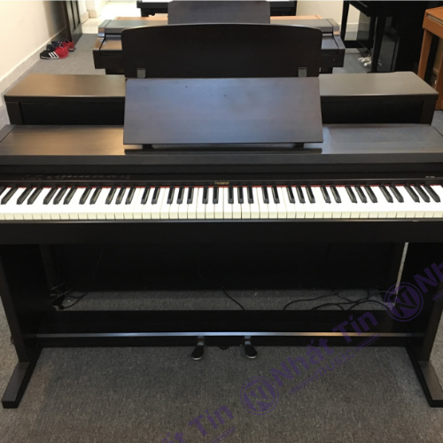 Đàn piano điện Roland HP1300