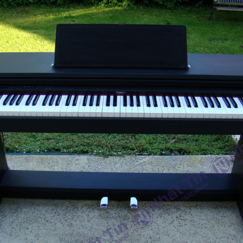 Đàn piano điện Roland HP1700