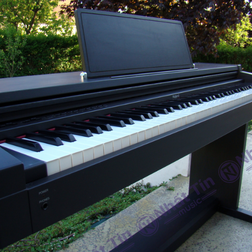 Đàn piano điện Roland HP1700