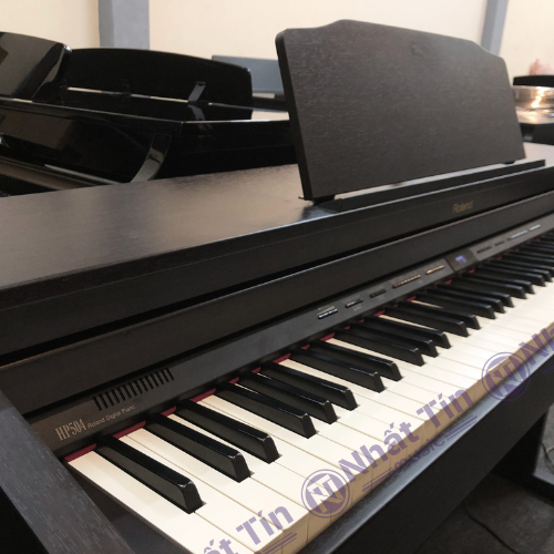 Đàn piano điện Roland HP504