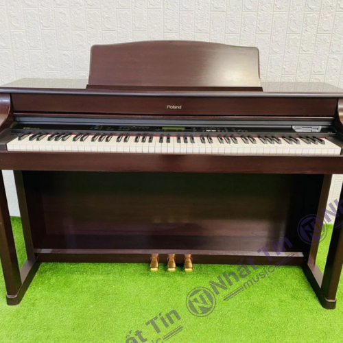 Đàn piano điện Roland HP555G