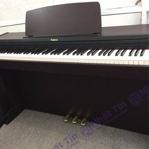 Đàn piano điện Roland MP101