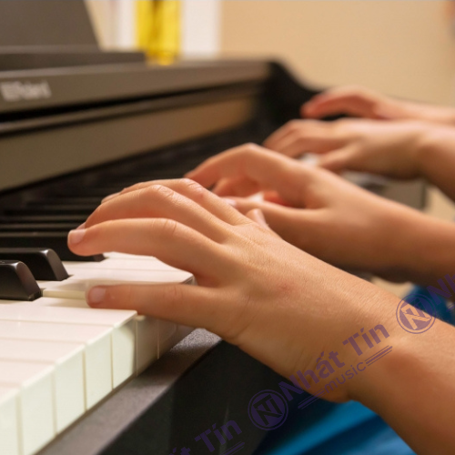 Đàn piano điện Roland RP107