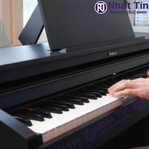 Học Piano đòi hỏi sự kiên trì, sự sáng tạo, và kỹ năng nghệ thuật.