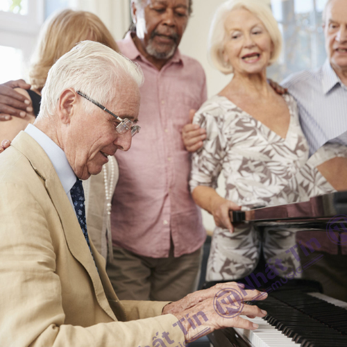 Học piano mang lại nhiều lợi ích đáng kể cho người lớn tuổi nó giúp cải thiện chất lượng cuộc sống và sức khỏe tinh thần